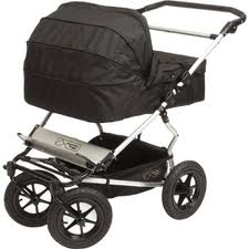 mountain buggy duet with 2 carrycots