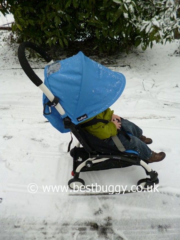 babyzen yoyo in snow