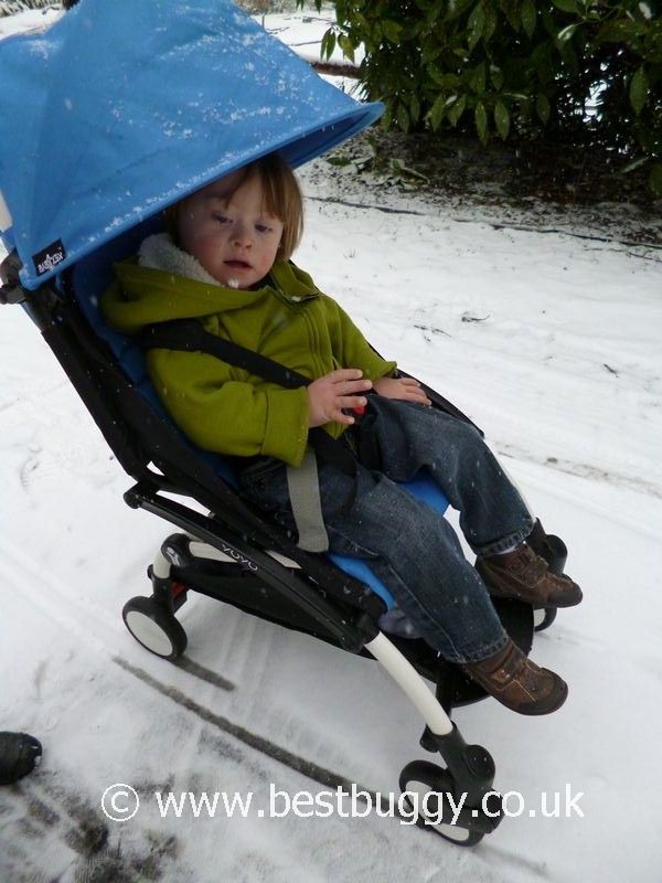 babyzen yoyo in snow